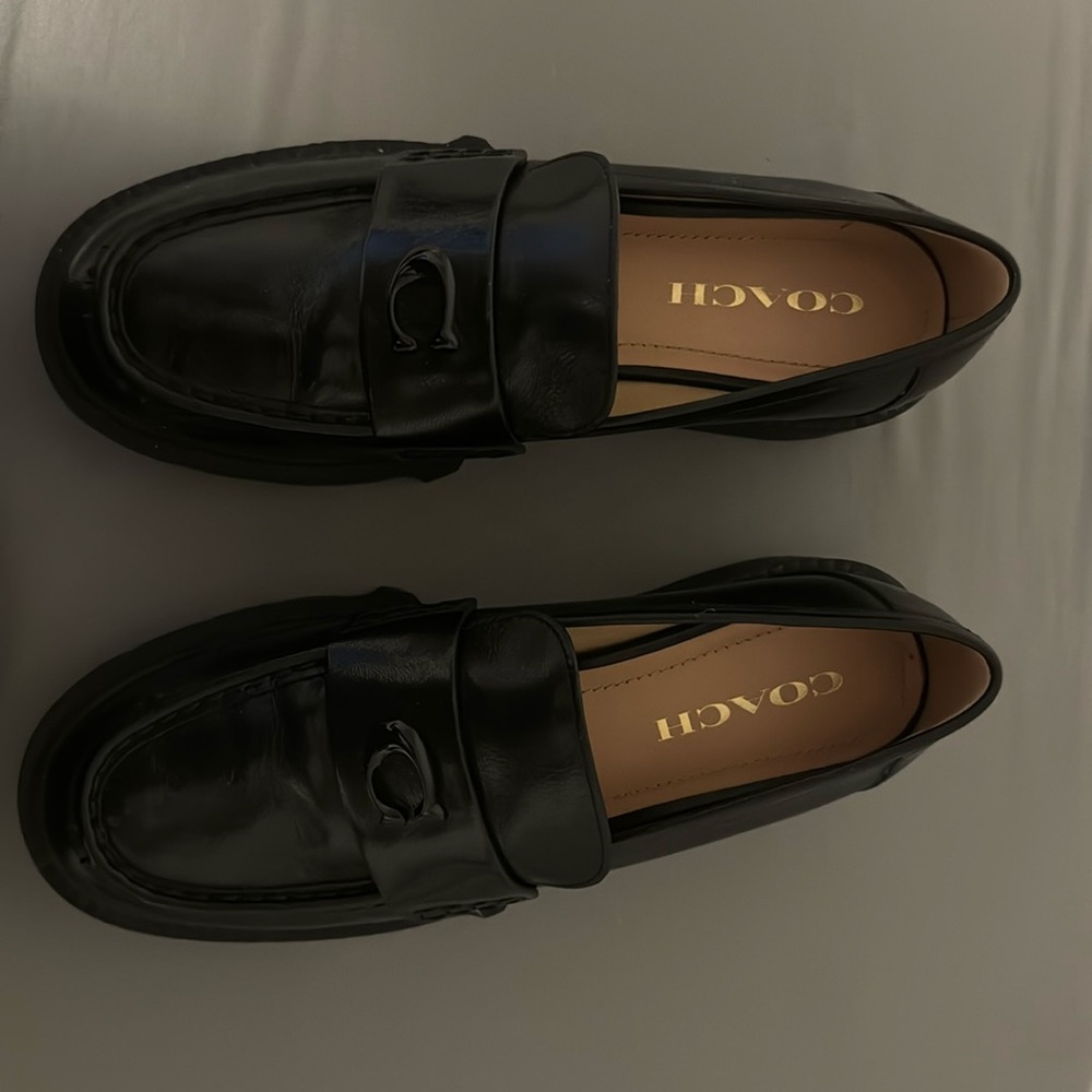 Black plataform loafers. Brand: Coach. Never used